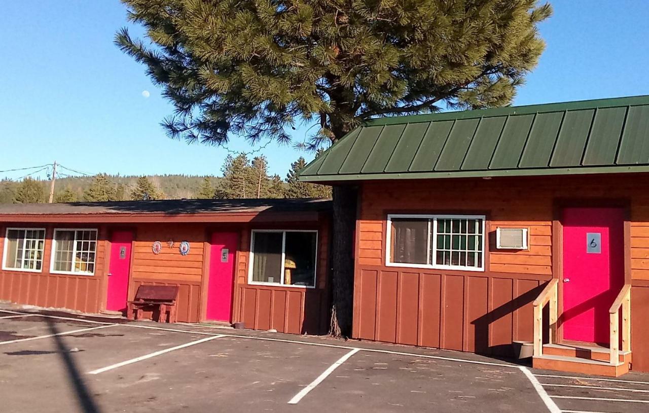 Crescent Moon Motel Exterior photo